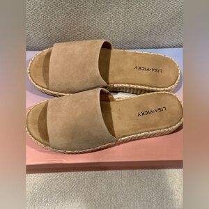 LISA VICKY Women's Tan Slide Sandals SIZE 6